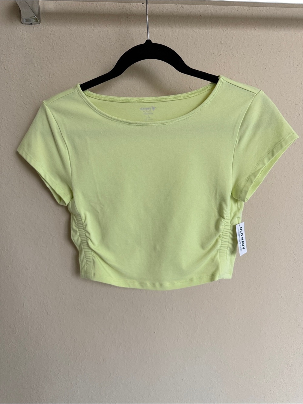 NWT Old Navy active powerchill  Neon Lime Cropped Ruched-Side Top S